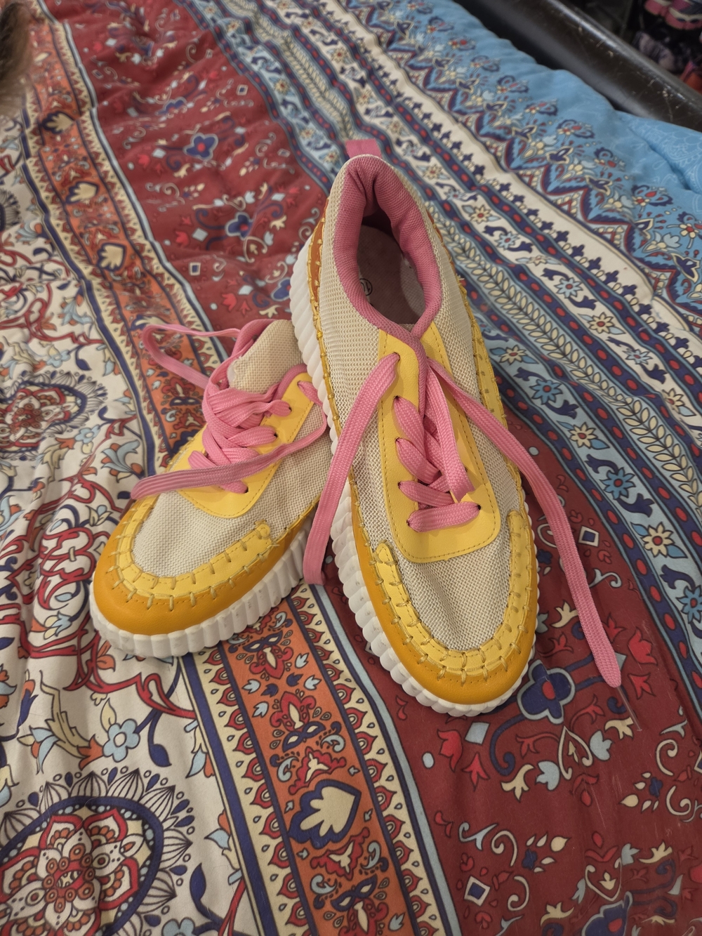Source Unknown Yellow and Pink Women’s Lace-Up Sneakers